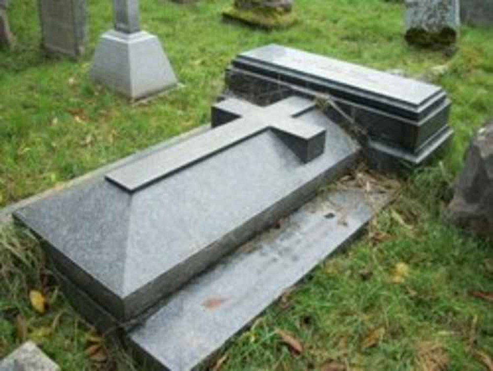 Whitaker Wright's grave. The inscription reads: "To the memory of James Whitaker Wright, born at Prestbury Cheshire Feb 9th 1846, died January 26th 1904. Until the day breaks, and the shadows flee away". Also buried there is his wife Anna, who