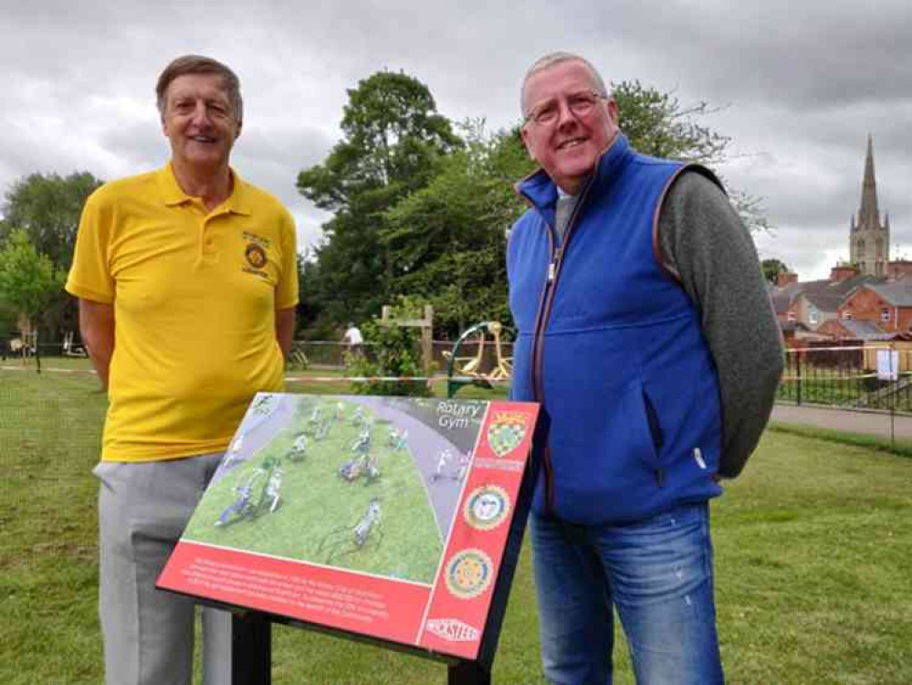 Rod Tyler, President of the Rotary Club of Grantham with Cllr Dr Peter Moseley, SKDC Cabinet Member for Commercial Operations.