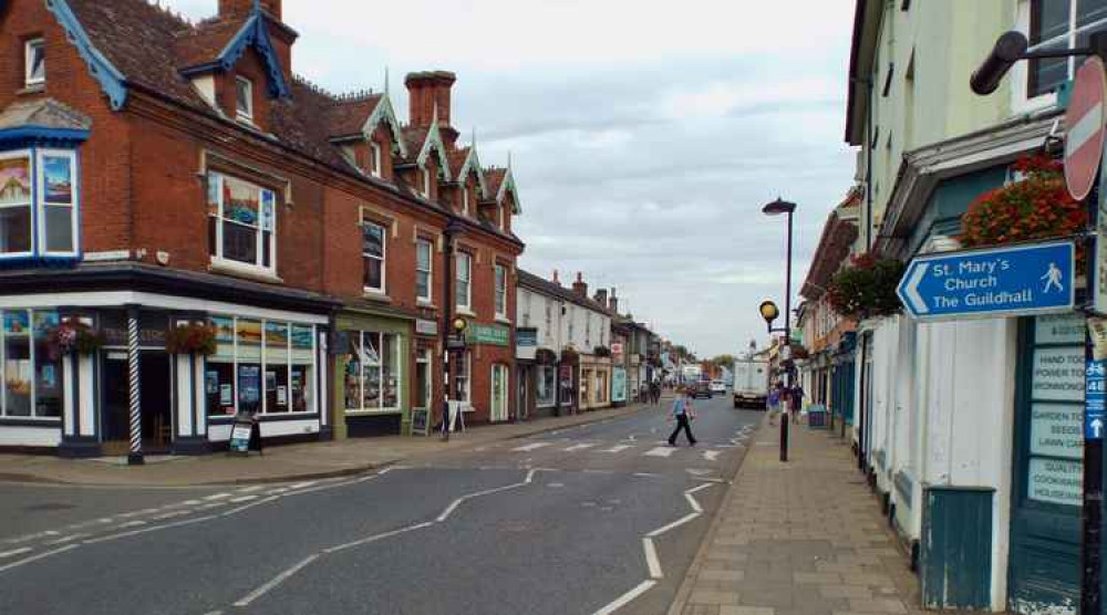 Shoppers encouraged to walk or cycle into town