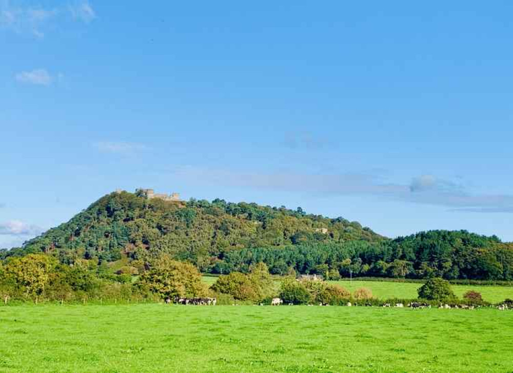 Watch out for the view of Beeston Castle at the beginning! Watch out for the view of Beeston Castle at the beginning!