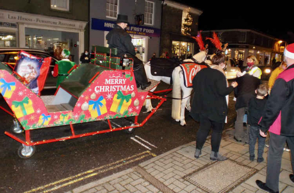 100s of presents were given to Hadleigh children on the designated route