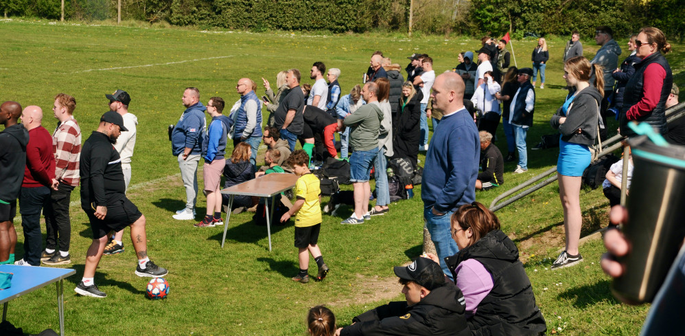 Crowd watch on  (Picture credit: Peninsula Nub News)