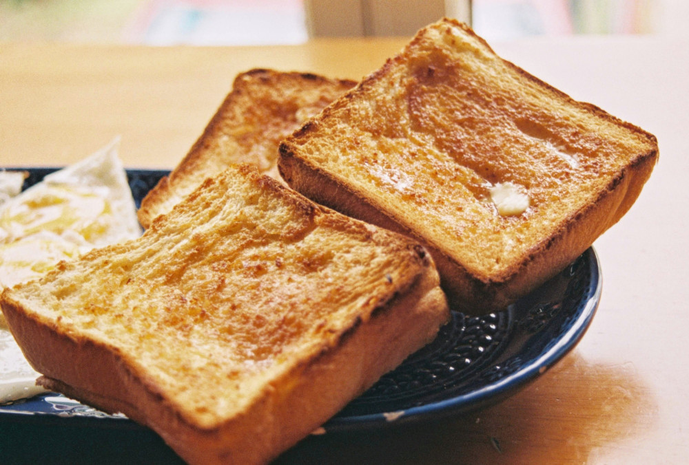 The cafe is offering free toast or cereal for children.