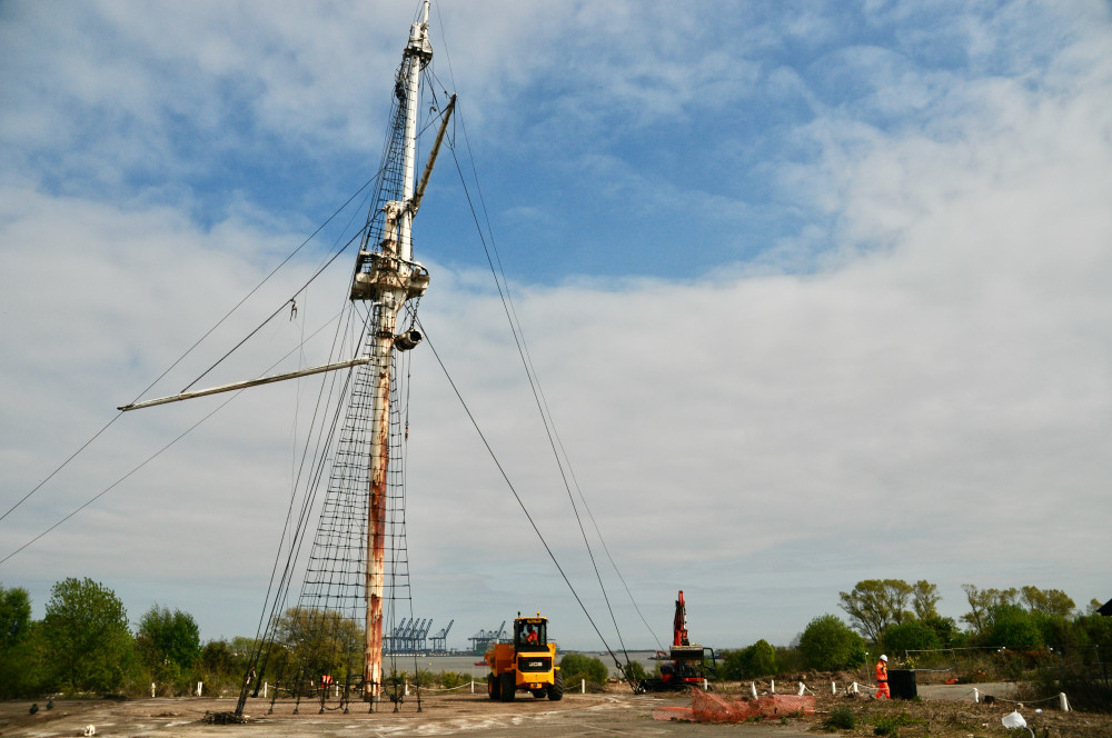 Workers on site to take down HMS Ganges mast (Picture credit: Shotley peninsula Nub News)