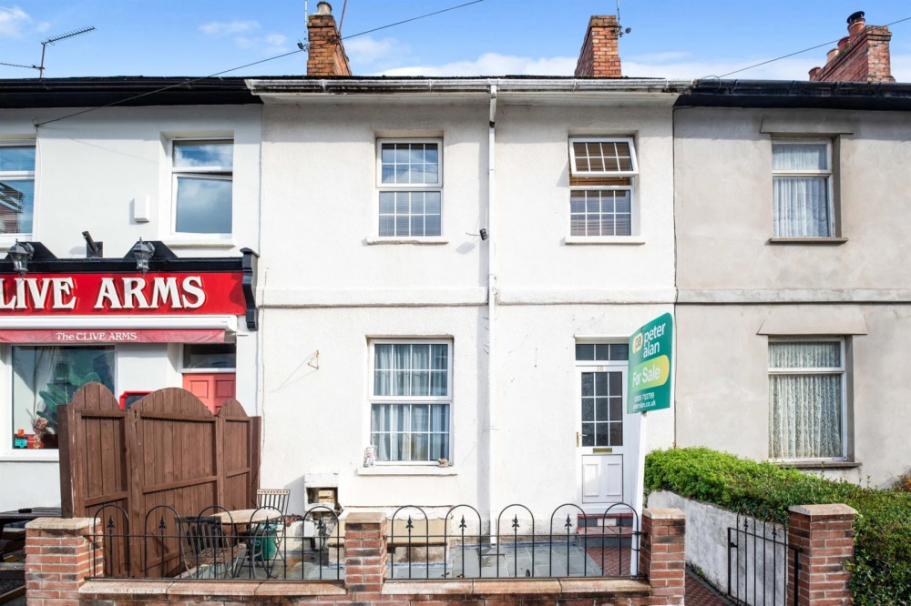 This property in Penarth is set over four floors and this surprisingly spacious. (Image credit: Peter Alan)