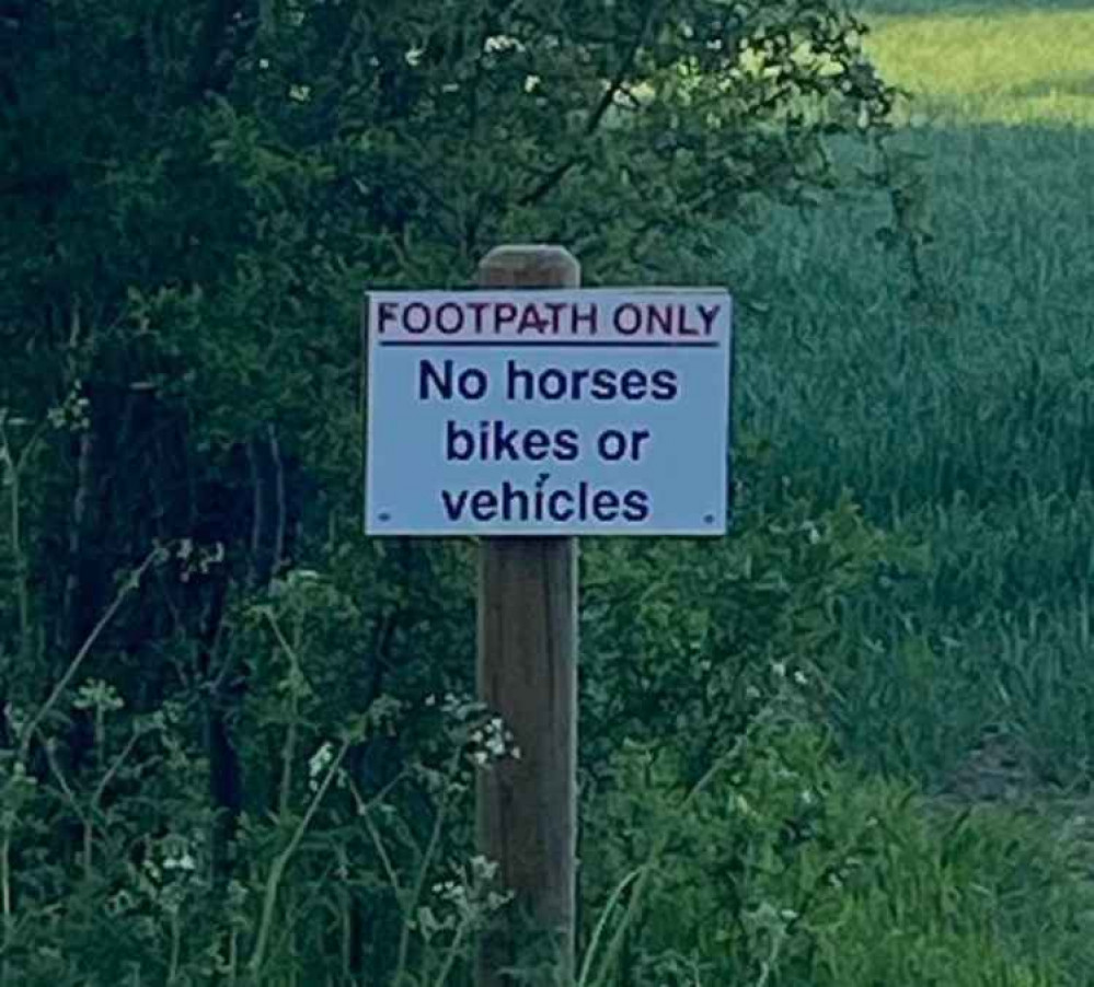 Horse ignored sign (picture credit: Suffolk police)