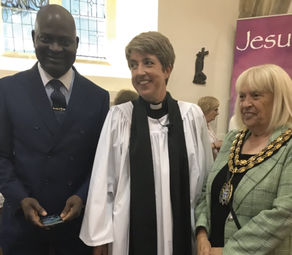 Rev Dr Kate Carter flanked by Chadwell Cllr Daniel Chuckwu and borough Mayor Cllr Sue Shinnick