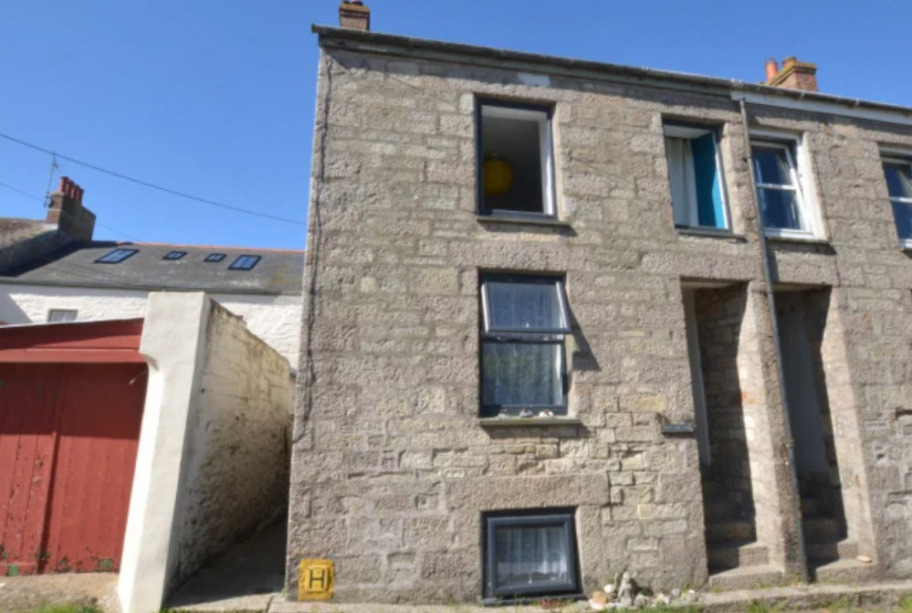 See this two bed house in Porthleven from Bradleys Estate Agents.