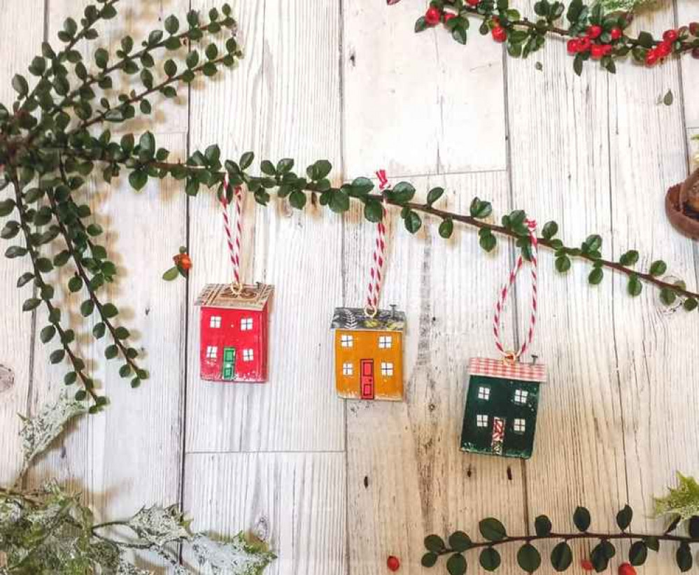 Quill Paper Scissors produces hand-made cards, bunting and gifts - perfect for Christmas! Quill Paper Scissors produces hand-made cards, bunting and gifts - perfect for Christmas!