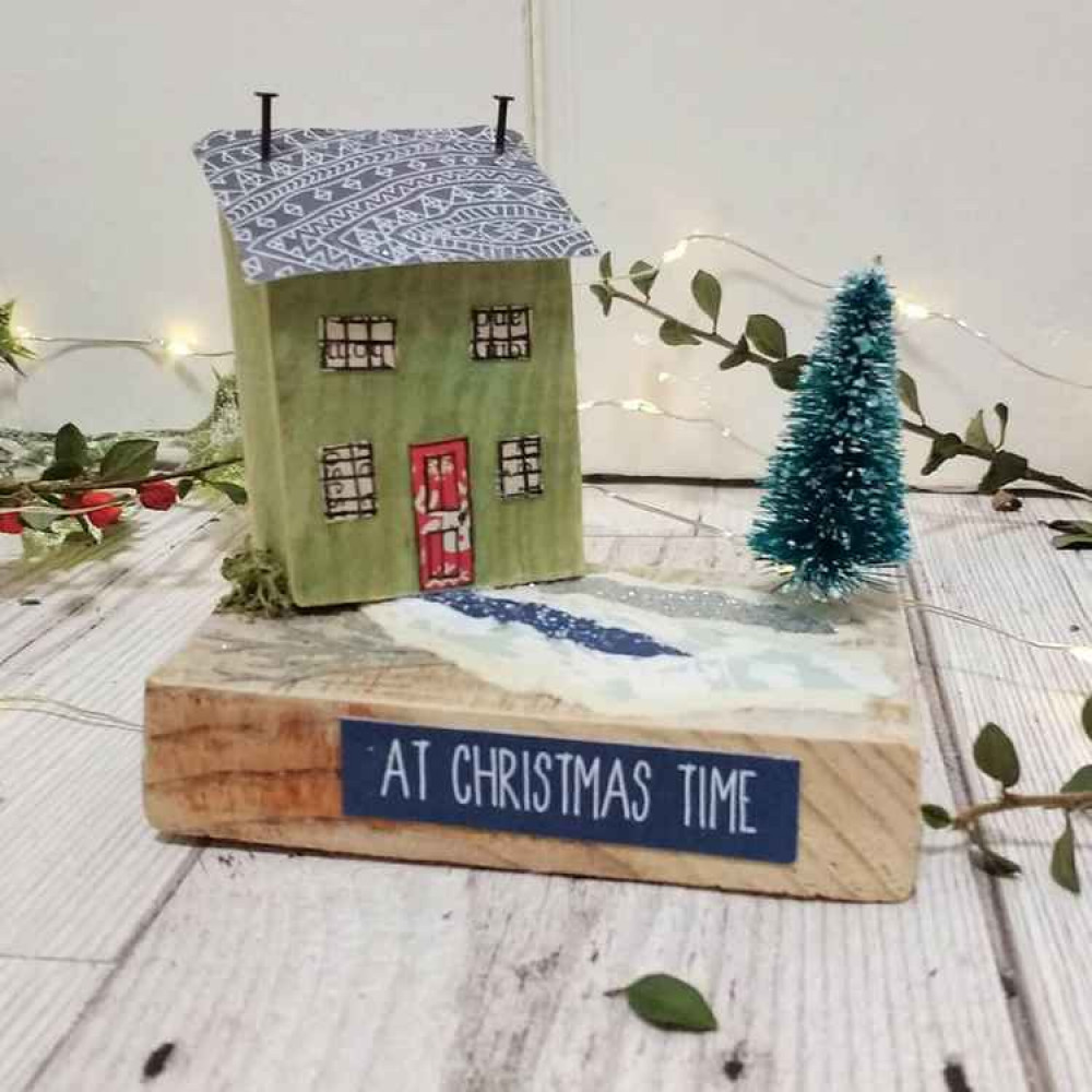 Quill Paper Scissors produces hand-made cards, bunting and gifts - perfect for Christmas! Quill Paper Scissors produces hand-made cards, bunting and gifts - perfect for Christmas!