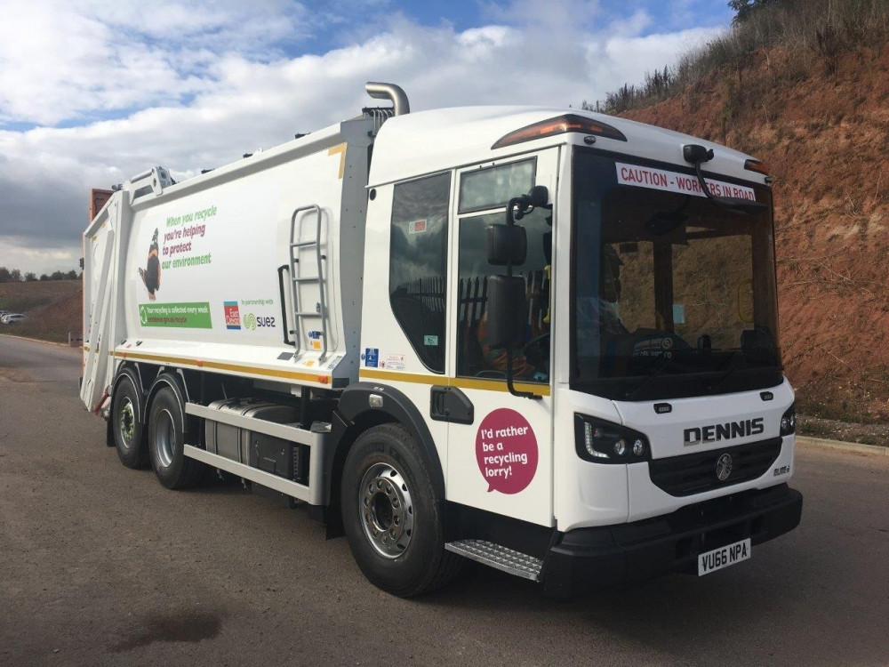 Refuse lorry (EDDC)