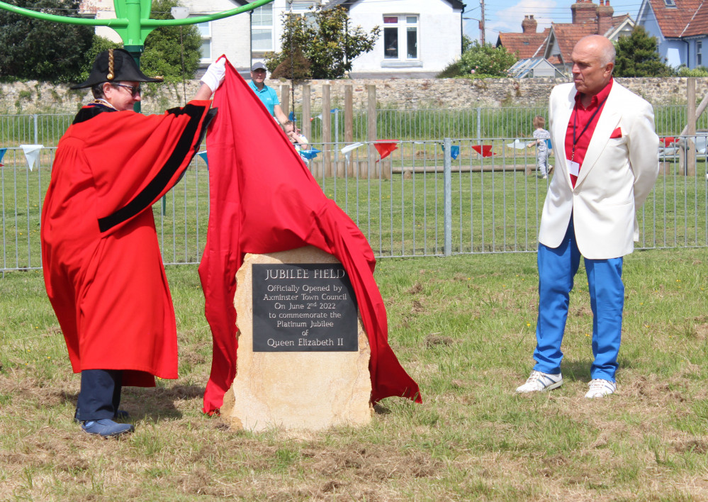 The mayor unveils the plaque at Jubilee Field