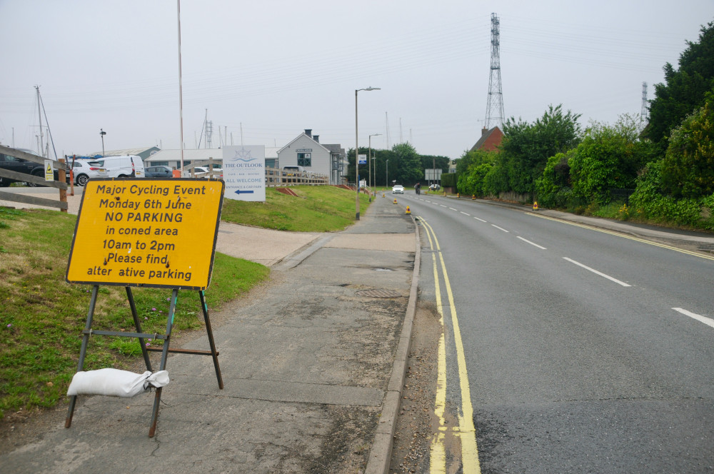 Parking restriction in place from noon for 90 minutes (Picture credit: Peninsula Nub News)