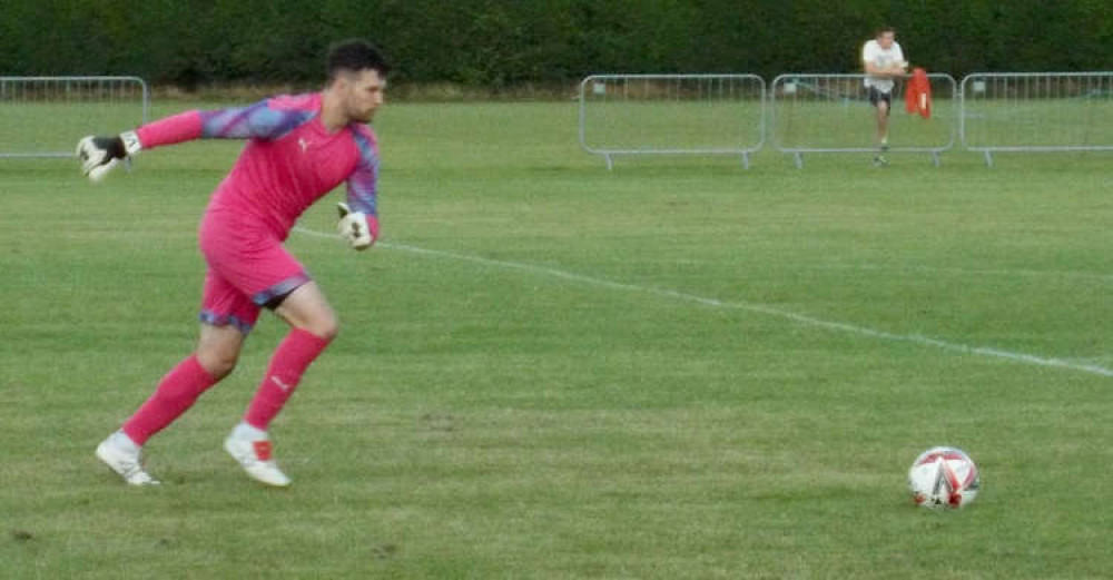 United keeper Nick Punter saved Matty Hayden penalty