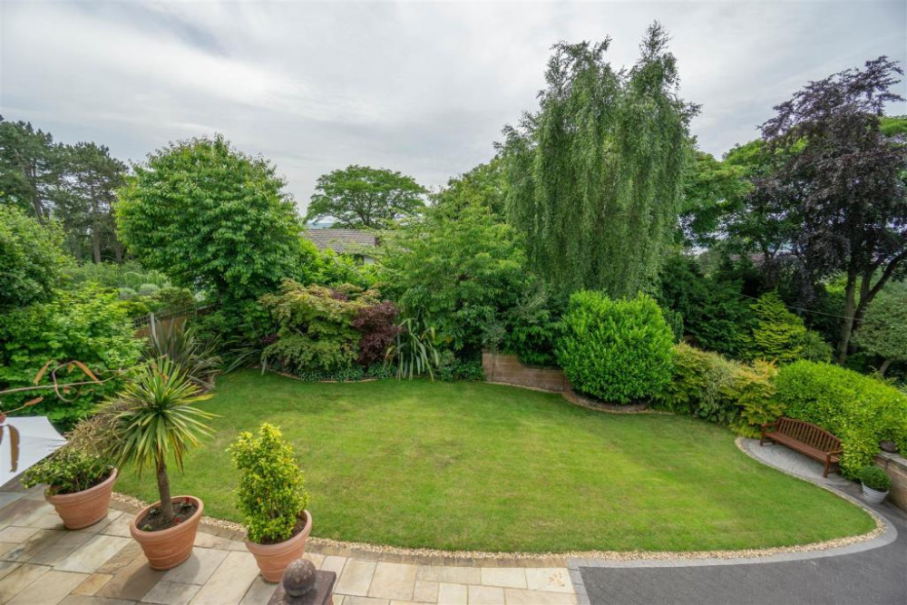 Property of the Week: this 3 or 4 bedroom detached house on The Roscote in Lower Heswall