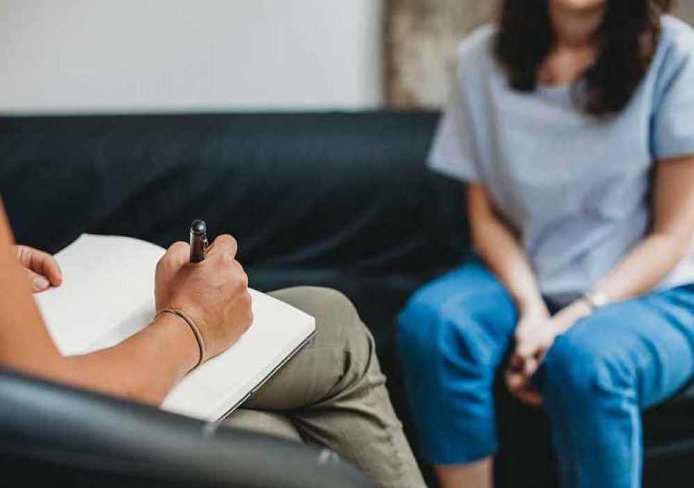 Lockdown poses many emotional and mental challenges. Image: Wellbeing Wave Lockdown poses many emotional and mental challenges. Image: Wellbeing Wave