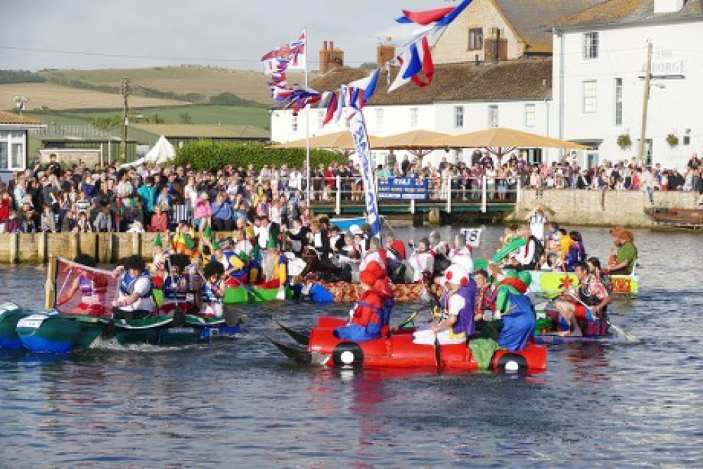 It's always such a popular, fun event, attracting thousands who line the River Brit - the RNLI Raft Race is back