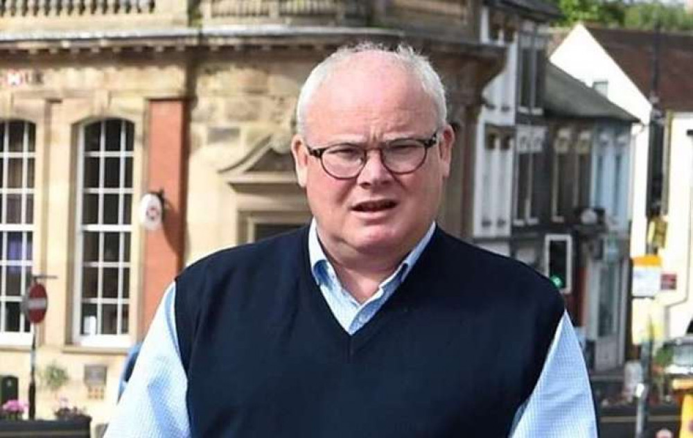 Conservative group leader Simon Barrett made offensive hand movement (Picture credit: LDRS)