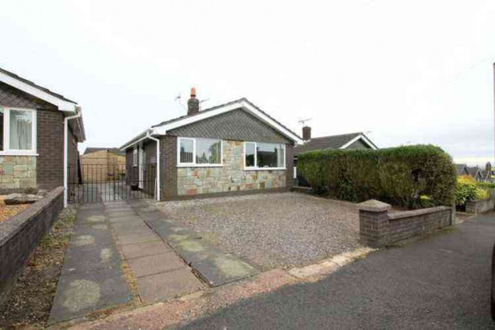 Property 4: Two bedroom detached bungalow in Farmside Lane