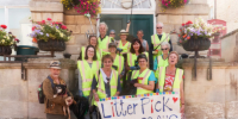 Glastonbury litter pick