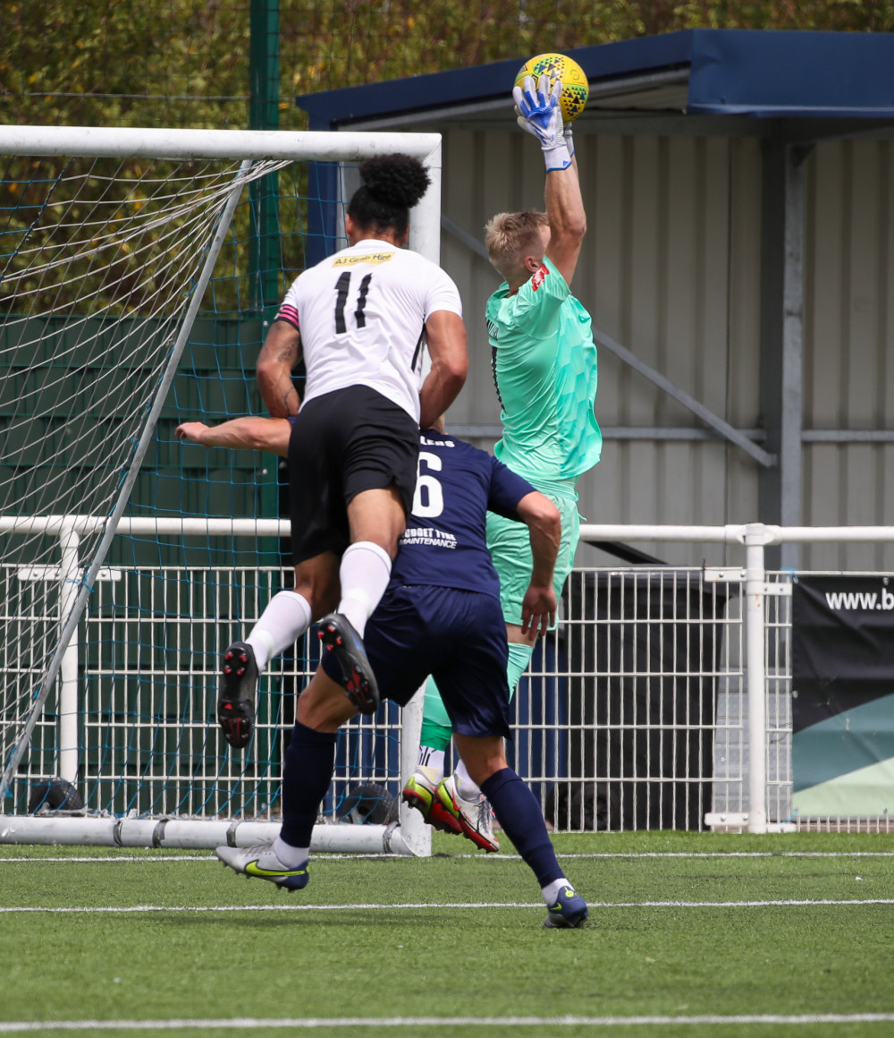 Action from this afternoon's first fixture at Parkside. Picture courtesy of Kevin Lamb (Lambpix).