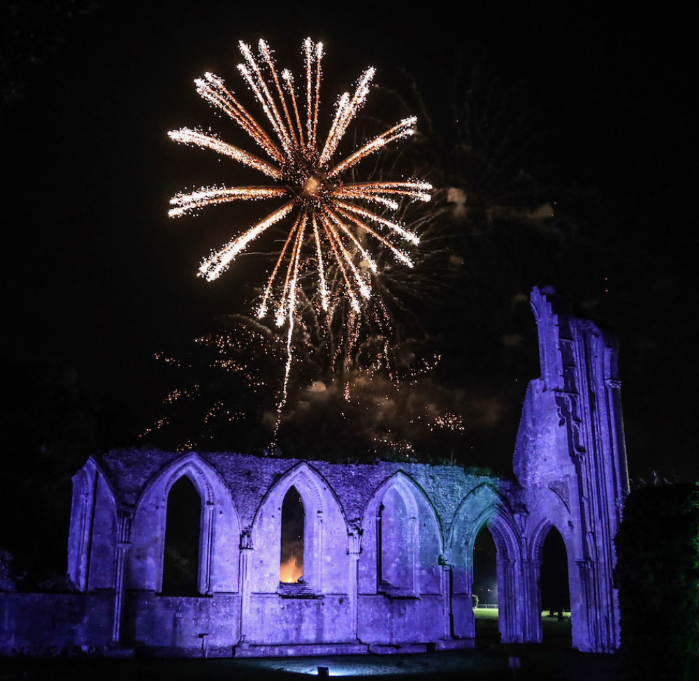 Glastonbury Abbey Extravaganza Glastonbury Abbey Extravaganza