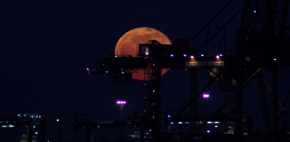 Super moon over Felixstowe (Picture credit: Lauren Hyde) Super moon over Felixstowe (Picture credit: Lauren Hyde)