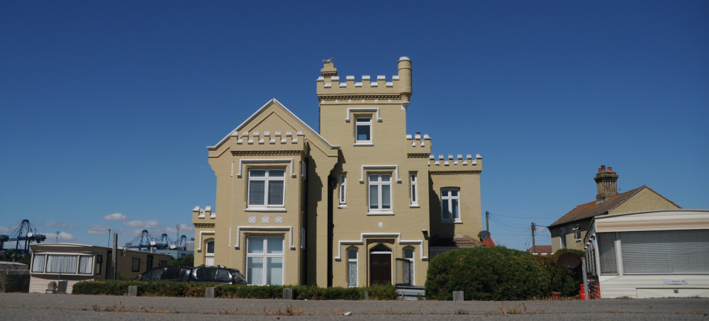 Felixstowe in the sunshine (Picture credit: Nub News)