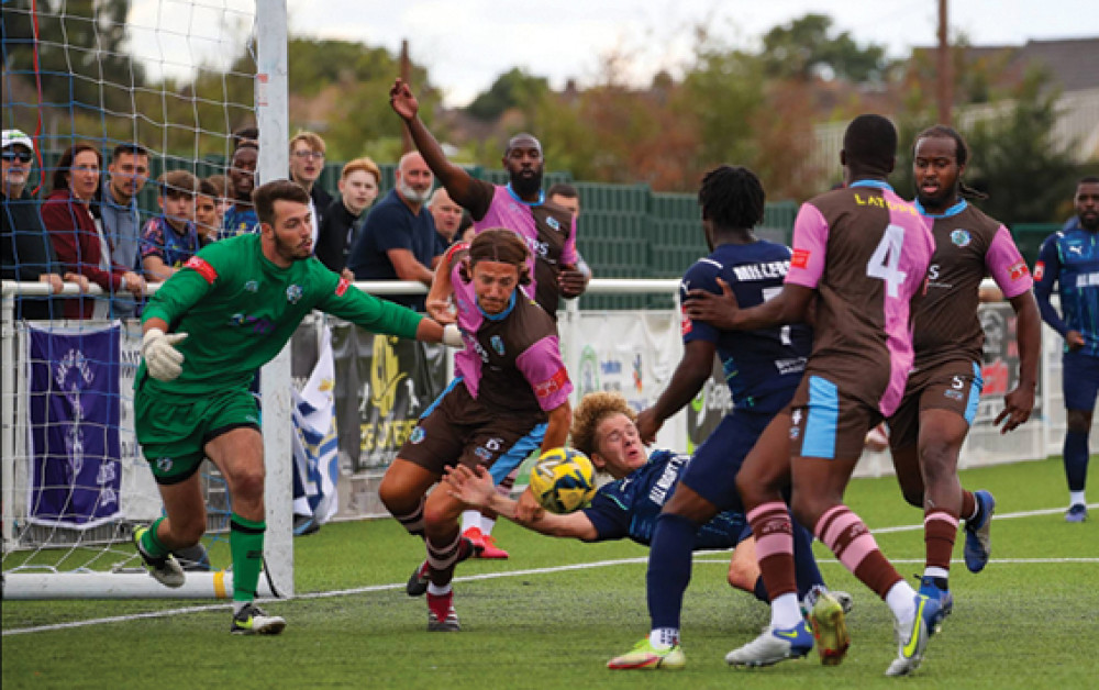 Oscar Shelvey scores. Picture by Kevin Lamb (Lambpix)