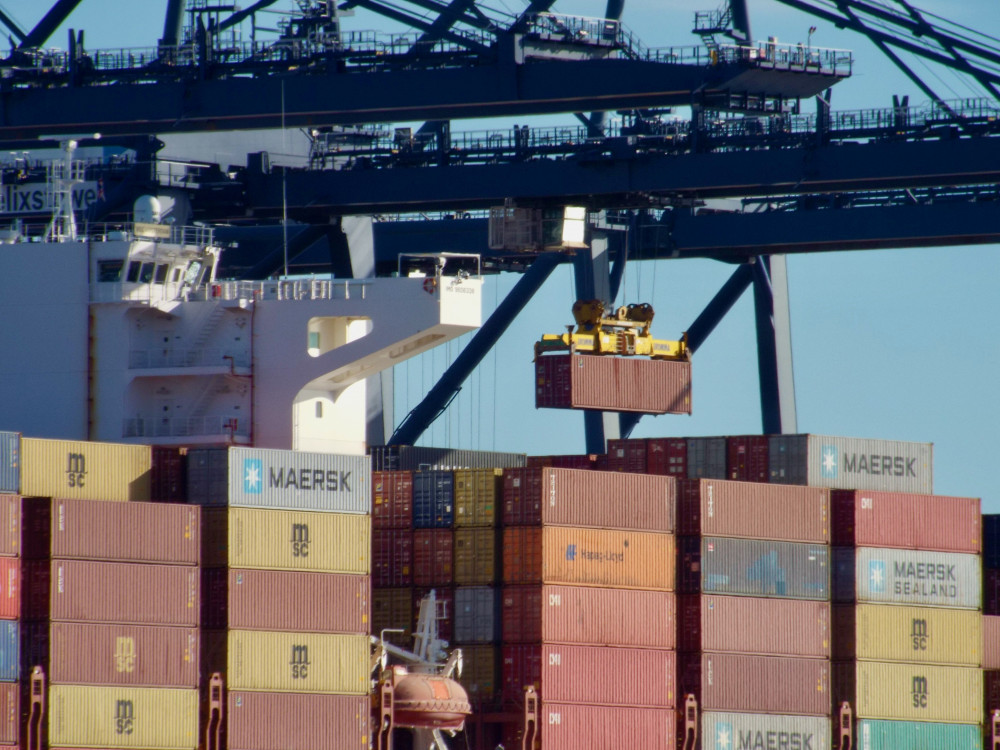 Port of Felixstowe working (Picture credit: Nub News)