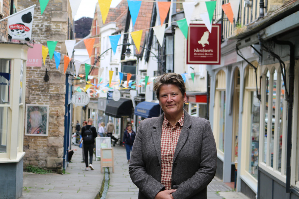 Save the street : Sarah in Cheap Street in Frome