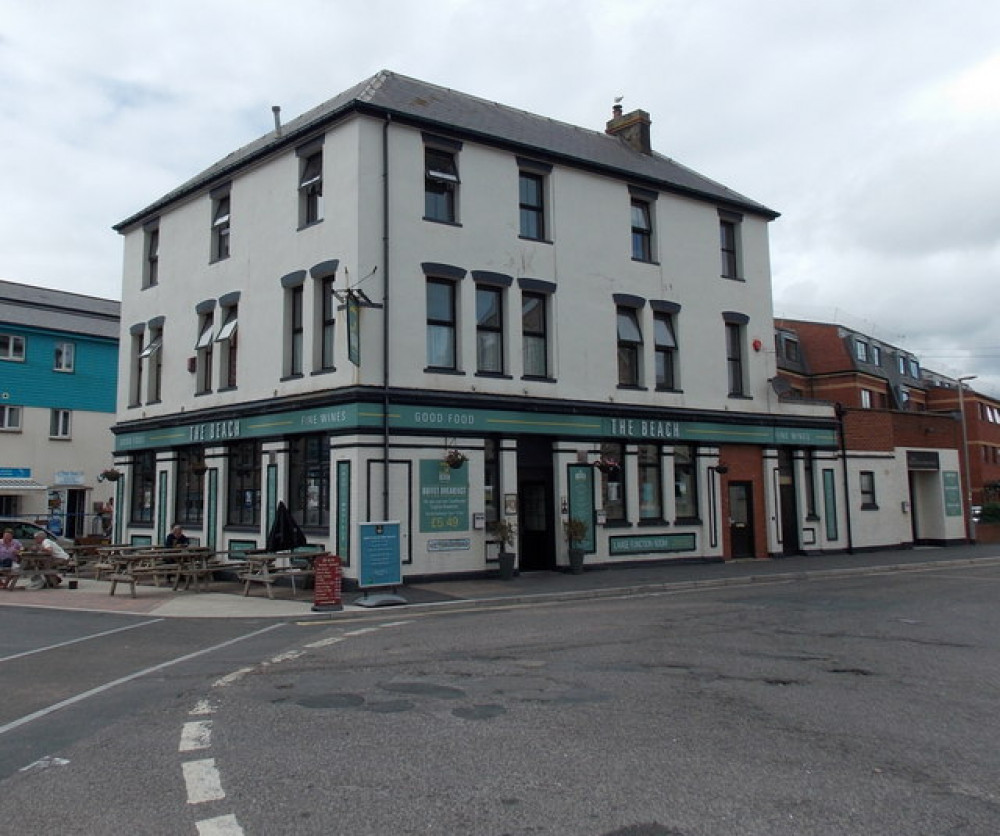 The Beach pub, Exmouth (cc-by-sa/2.0 - © Jaggery - geograph.org.uk/p/5505746)