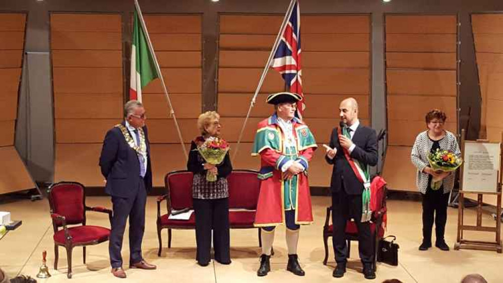 A wholesome meet-up: The Mayors of the two towns meet in 2017, to celebrate their 35 years of being together. (Image - Biddulph Town Council)