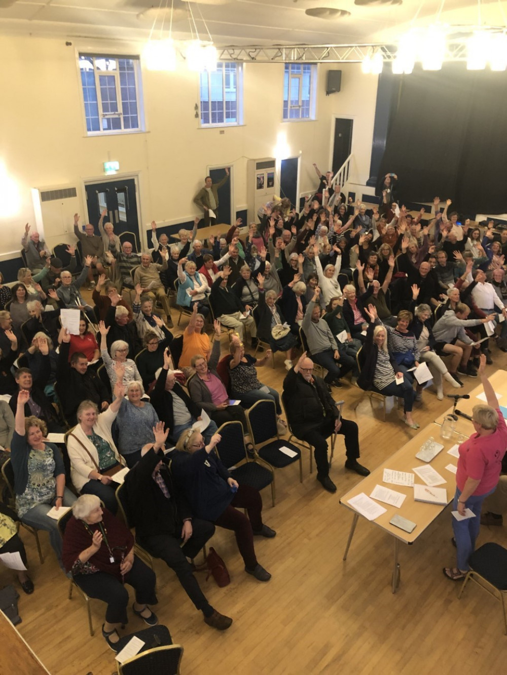 Those attending the meeting were asked to raise their hands if they wanted to save the Flamingo Pool