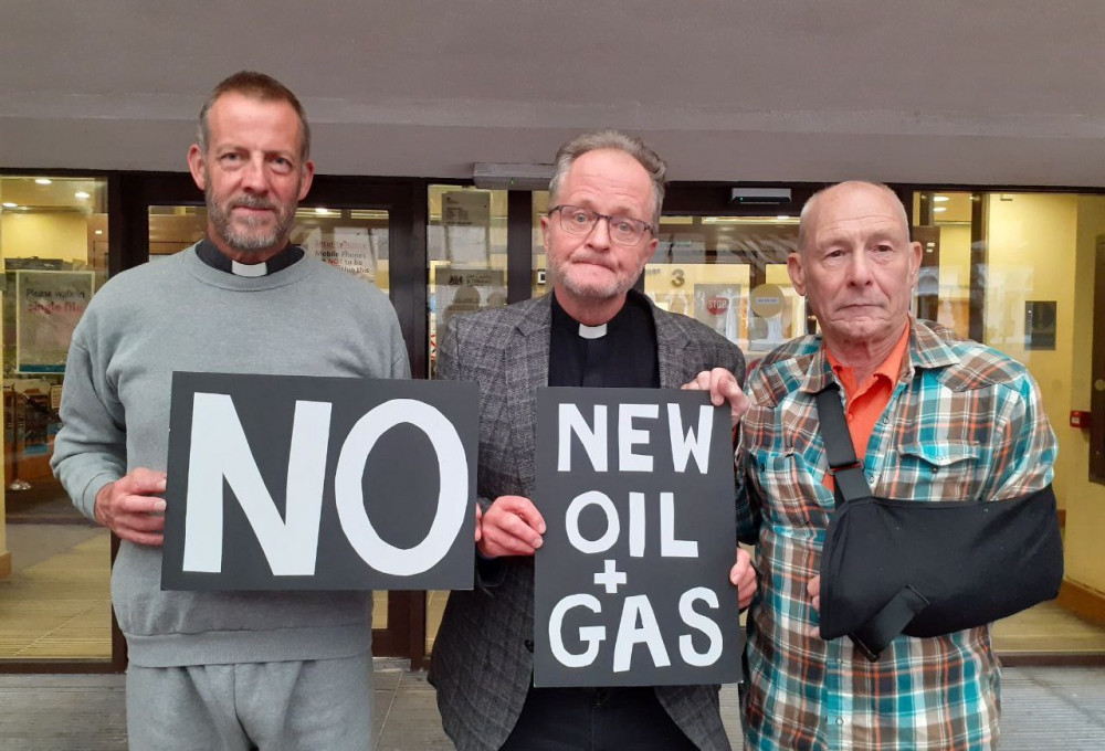  Three Vicars released from prison, with ex-Macclesfield vicar Rev'd White on the left (Just Stop Oil).