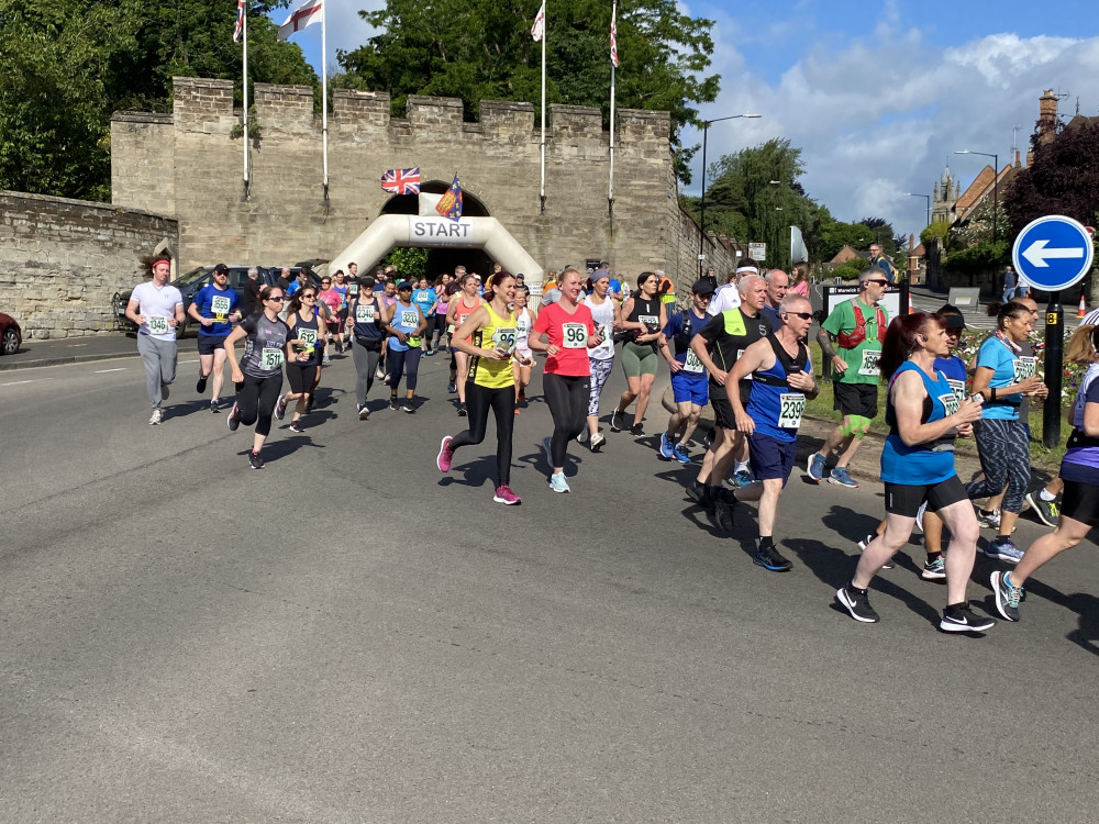 Two Castles Run Two Castles Run