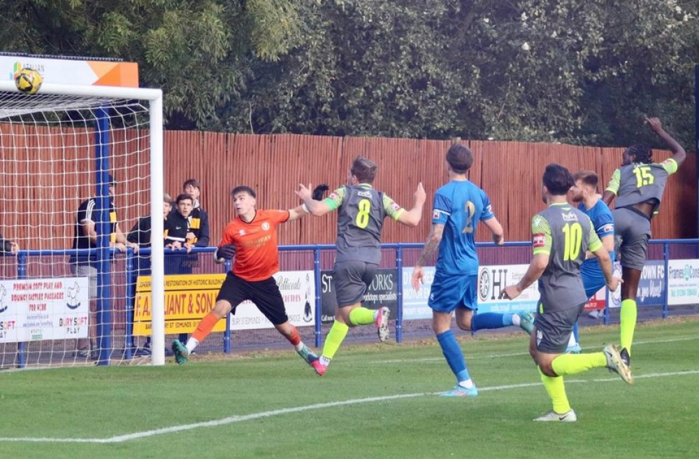 Brian Moses' first half header crashing against the crossbar. Picture by Vic Evans 