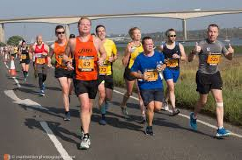 Runners on the Strand from previous race