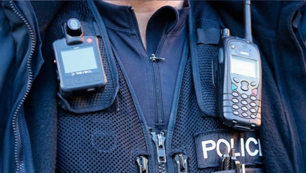 People in Hucknall and across Nottinghamshire are being told to be extra vigilant amid reports that scammers are impersonating police officers. Photo courtesy of Nottinghamshire Police. People in Hucknall and across Nottinghamshire are being told to be extra vigilant amid reports that scammers are impersonating police officers. Photo courtesy of Nottinghamshire Police.