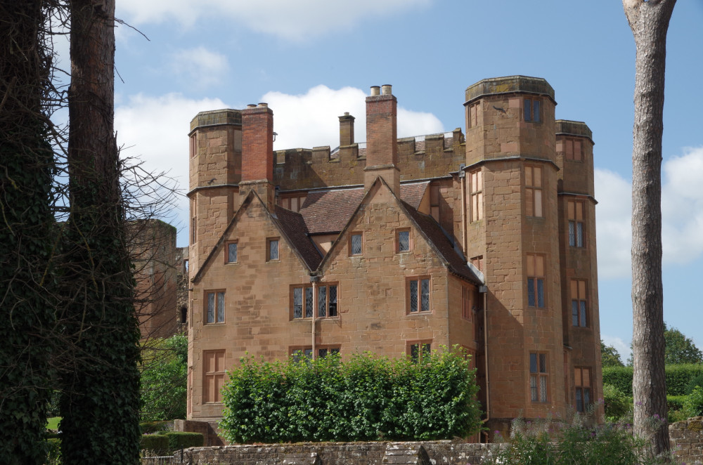 GHOST TOURS AT KENILWORTH CASTLE GHOST TOURS AT KENILWORTH CASTLE