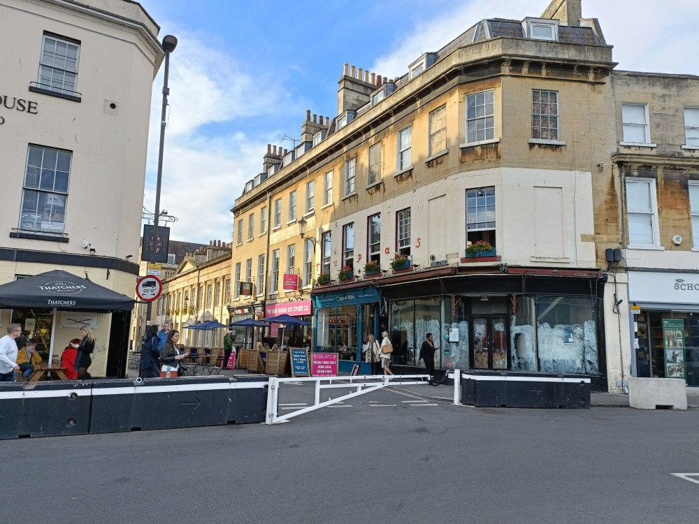 The temporary gate on York Street, Bath (photo by John Wimperis)