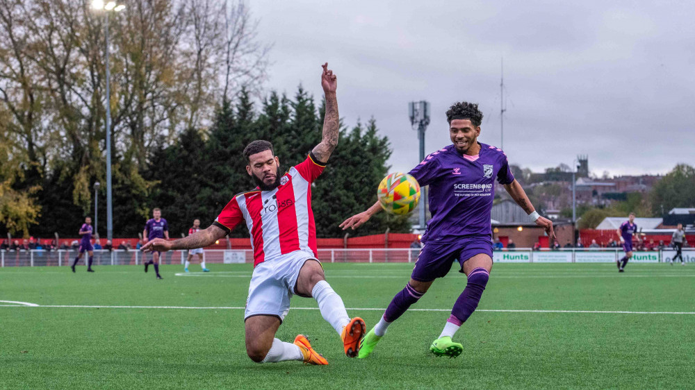 Ilkeston Town 3-1 Hitchin Town: Report by Pipeman at New Manor Ground. Photographs by Peter Else 