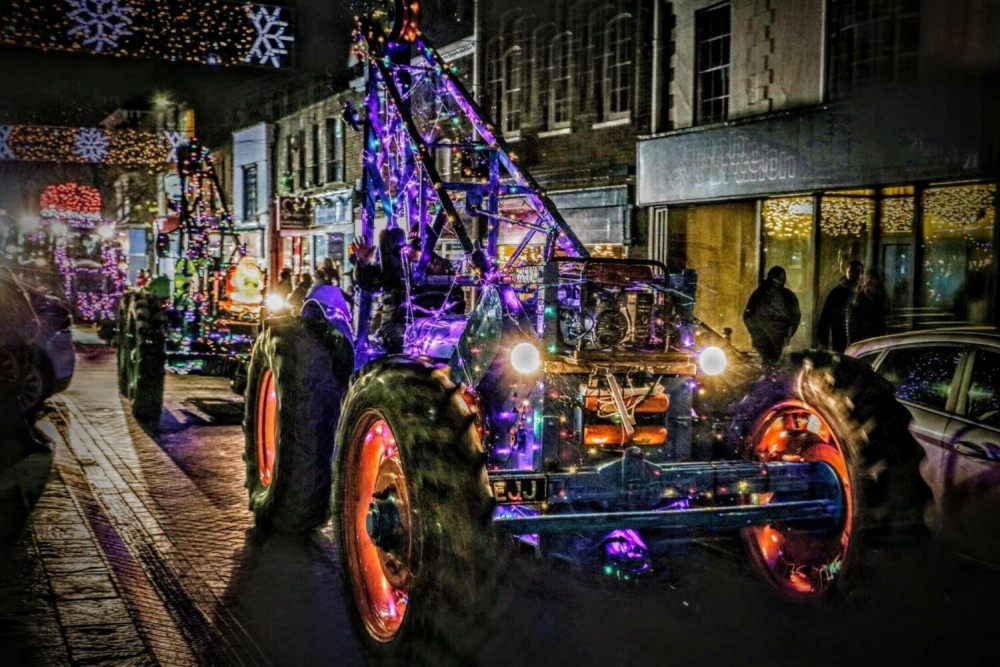 FARMERS ON CHRISTMAS LIGHTS TOUR 