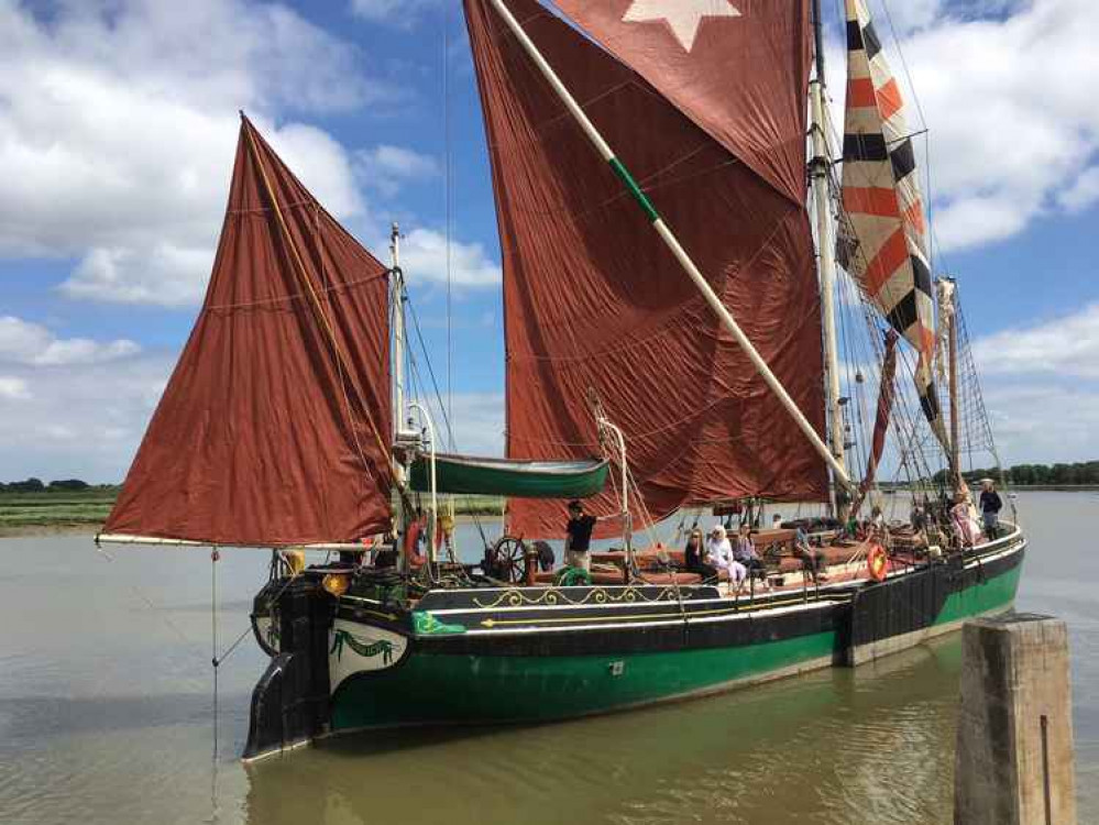 An imposing sight - leaving Hythe Quay under sail