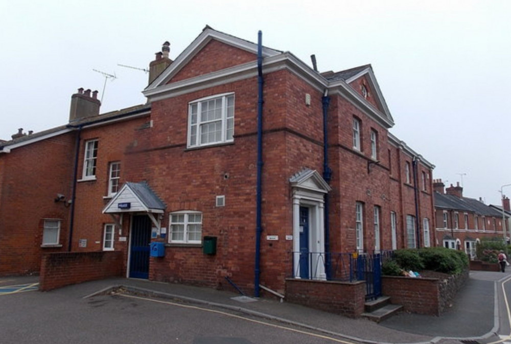 Sidmouth police station on Temple Street in 2013 (cc-by-sa/2.0 - © Jaggery - geograph.org.uk/p/3567611)