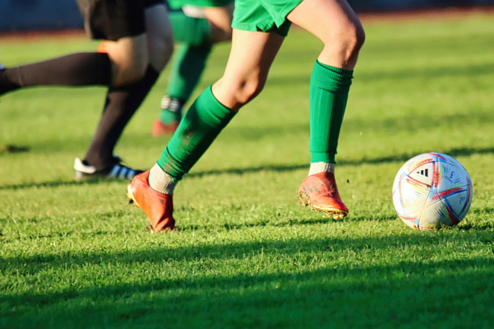 Demi Edwards scores her first Brentford hat-trick in a resounding win against Leatherhead. Photo: Planet_Fox from Pixabay.