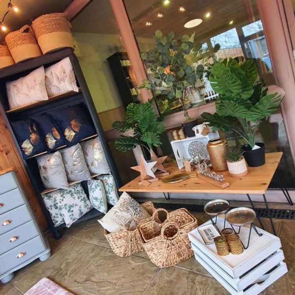 Image: Petals Vintage Image: Petals Vintage