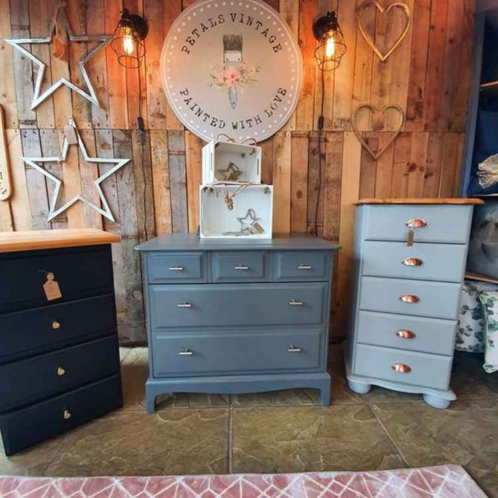 Image: Petals Vintage Image: Petals Vintage