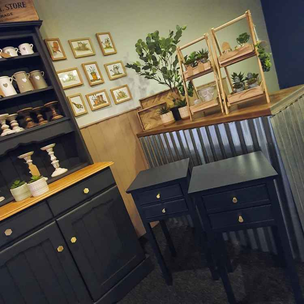 Image: Petals Vintage Image: Petals Vintage