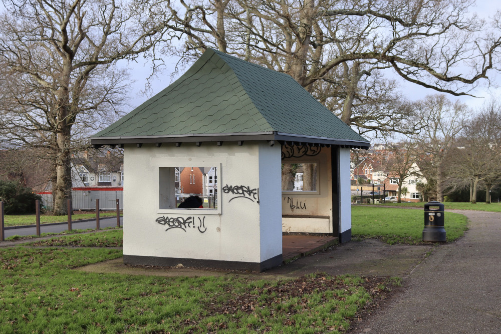 Shelter in Phear Park, Exmouth (Nub News/ Will Goddard)